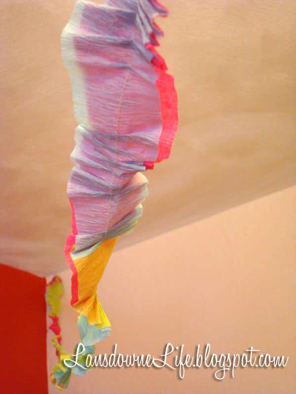 How to make Ruffled Crepe Paper Streamers 