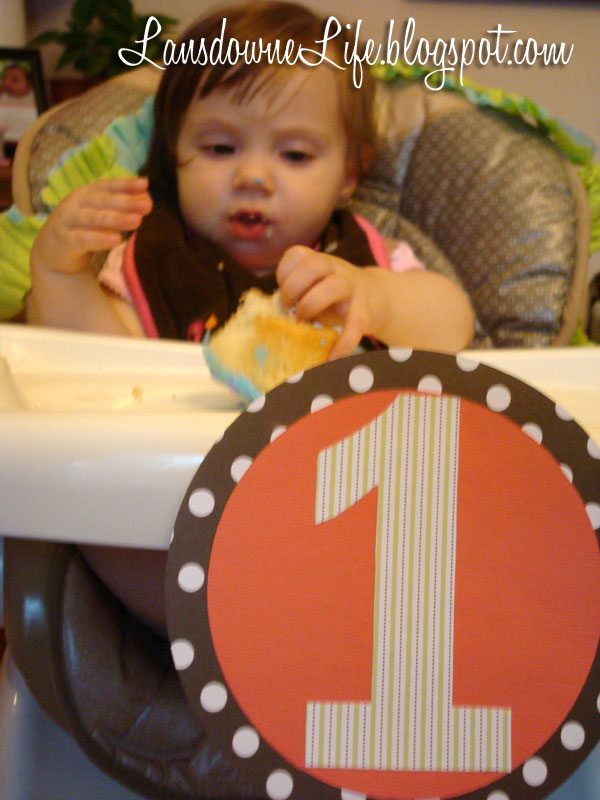 1 high chair sign