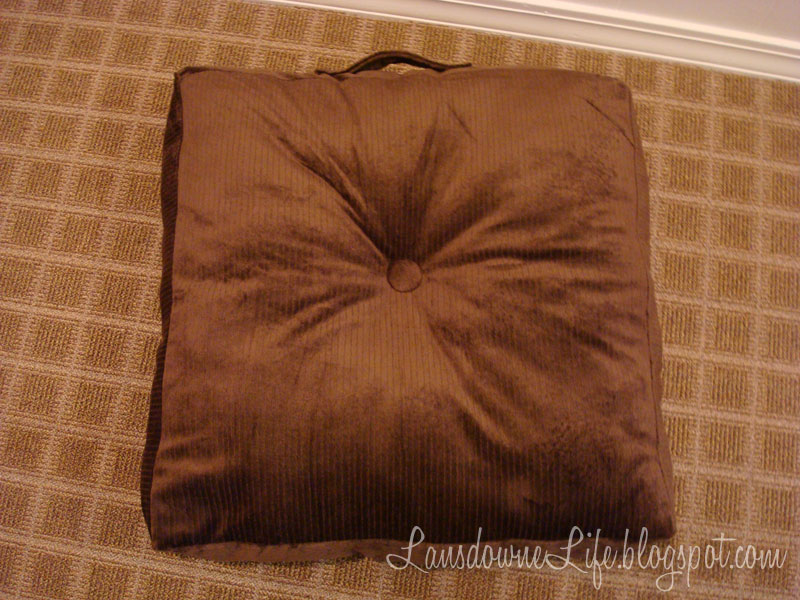 Box-style floor pillow