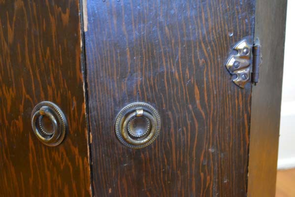 Octagonal end table pulls