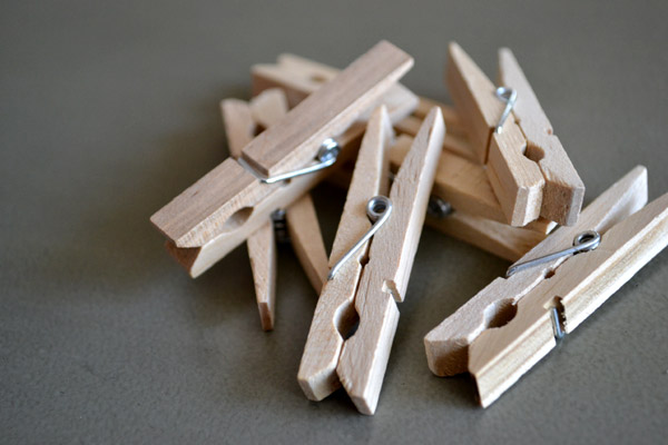 Mini clothespins