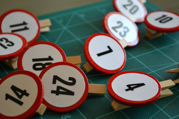 Advent calendar number clips