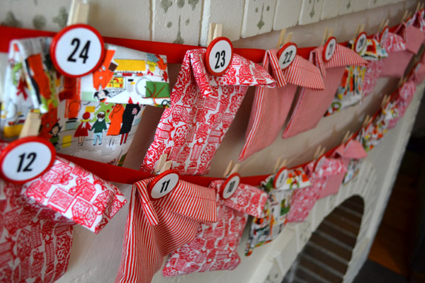 Countdown to Christmas: DIY Fabric advent calendar