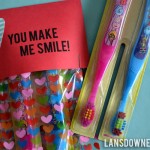 You make me smile: Toothbrush valentines