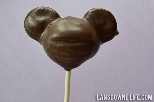 Mickey Mouse cake pop party favors