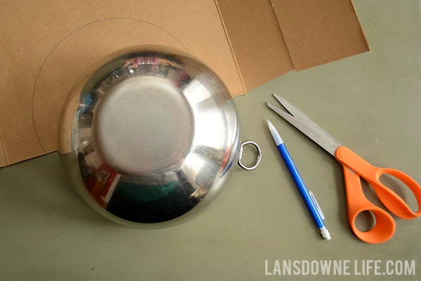 Creating a scallop template by tracing a bowl
