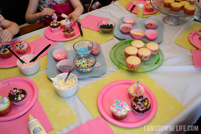 Cupcake decorating party