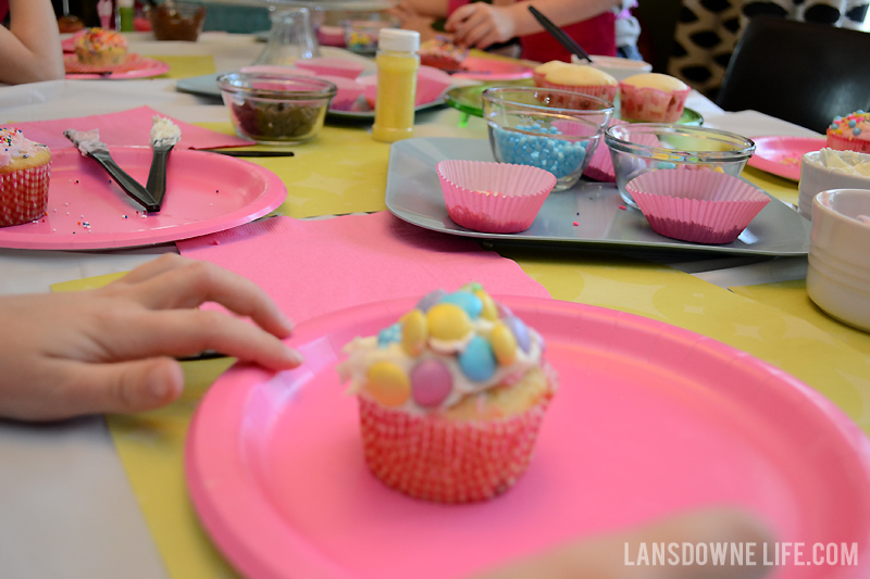 Cupcake decorating party
