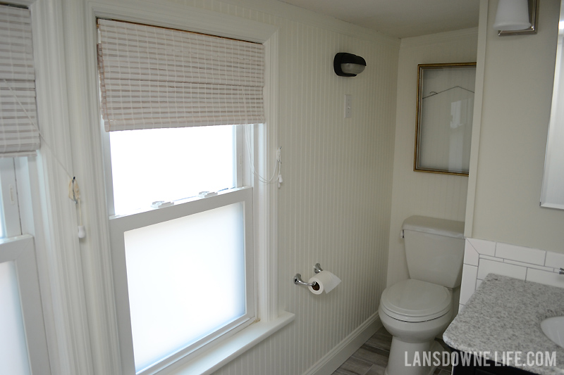 white-cottage-bathroom