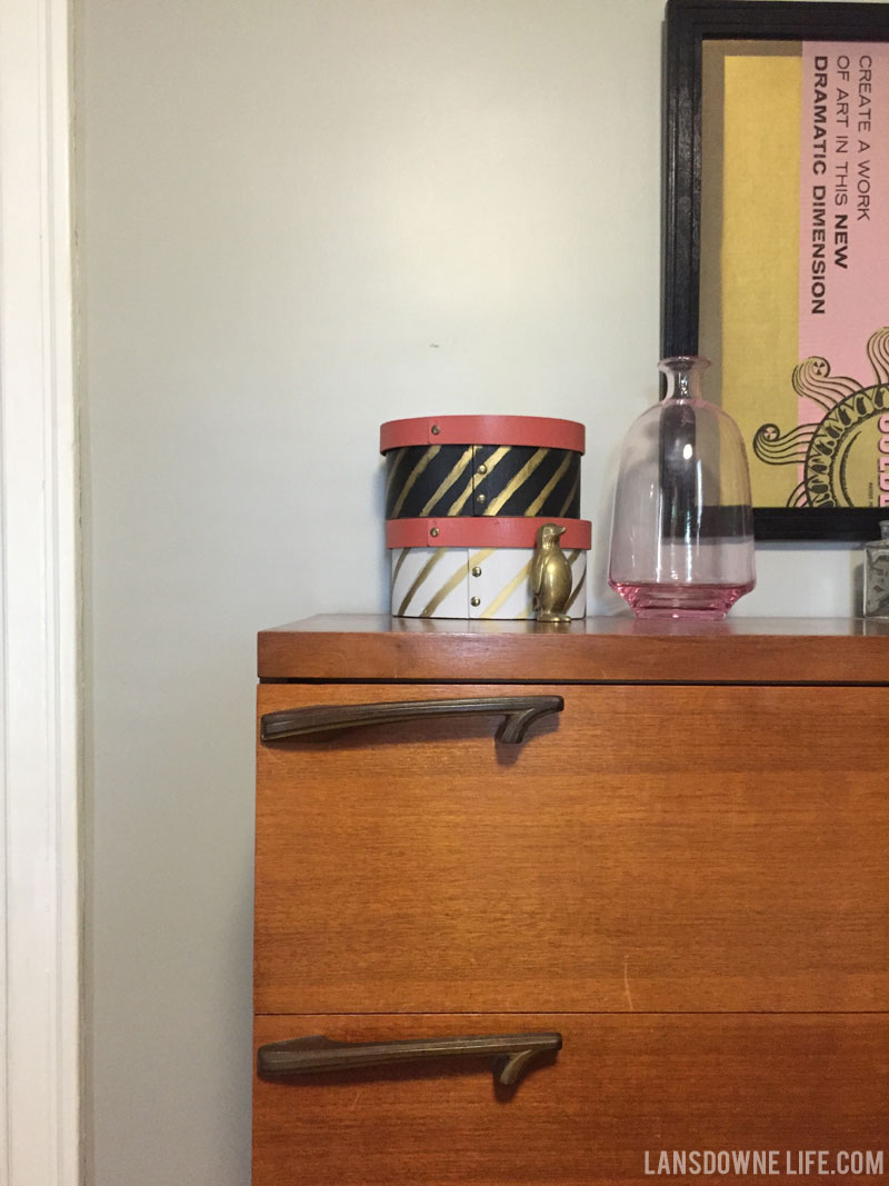 Gray bedroom walls painted with Valspar Woodlawn Colonial Gray